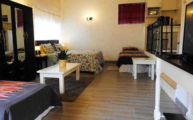 Bizafrika Guest Lodge & Conference Center