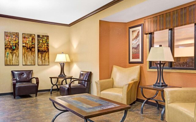 Blaine Town Inn & Suites