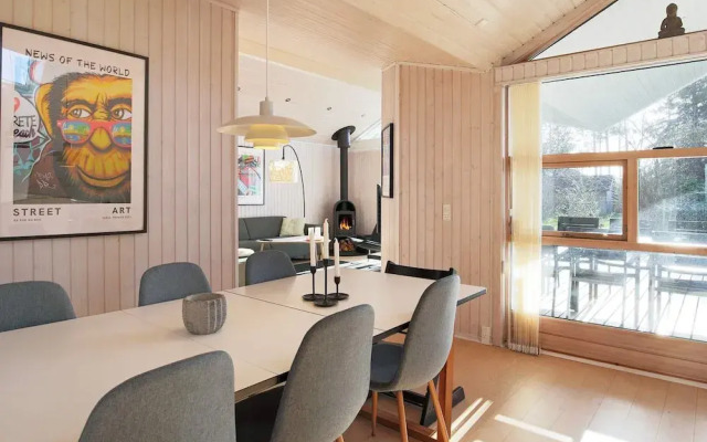 8 Person Holiday Home in Dronningmolle