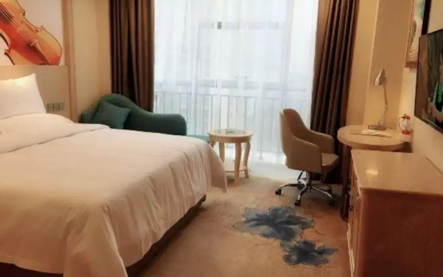 Vienna Hotel (Chongqing West Railway Station Baguocheng)
