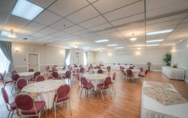 Claymore inn & Suites