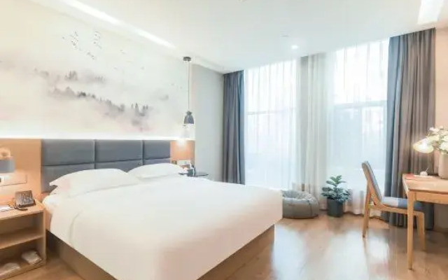 Infully Hotel (Chengdu Longquan Headquarters Economic Port Sichuan Normal University)