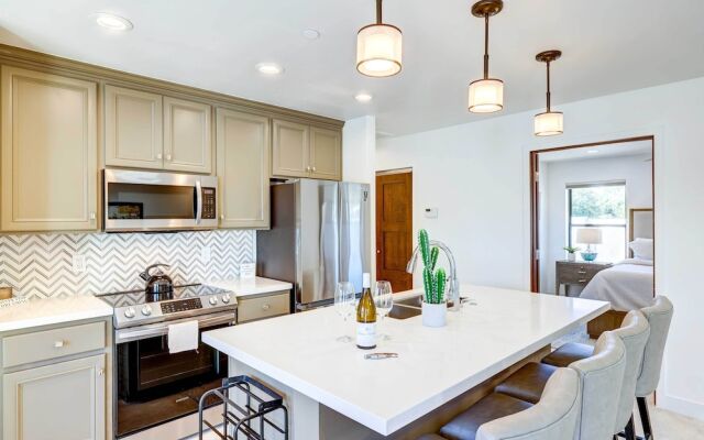 Paradise Valley Abode: Pool, Near Downtown Phoenix