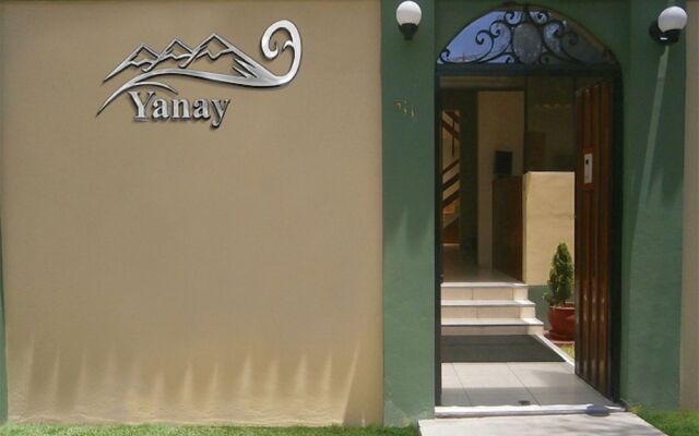 Yanay Inn