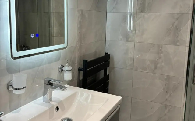 Cozy 2 Bed Property in High Wycombe Tn