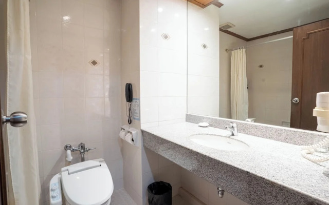 Journeyhub Sukhumvit 26 Bangkok