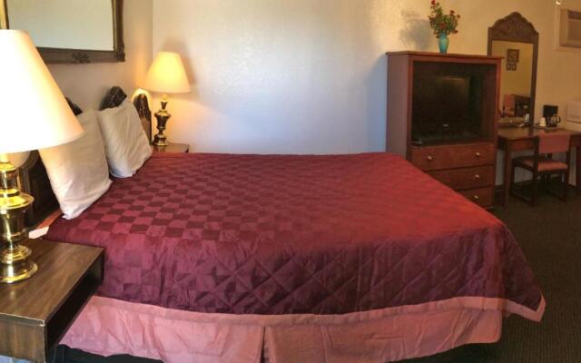 Crystal Palace Inn Brownfield