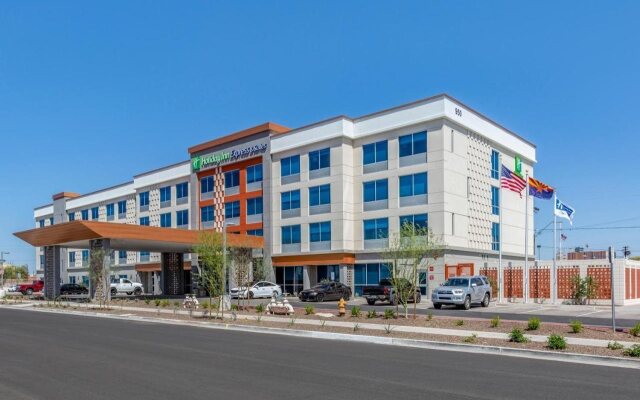 Holiday Inn Express & Suites Phoenix Dwtn - State Capitol by IHG