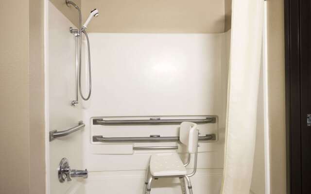 Super 8 by Wyndham Mayfield