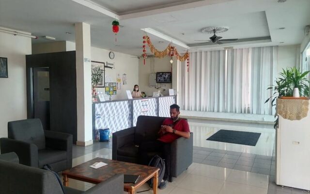 OYO 90392 Pulai City Hotel