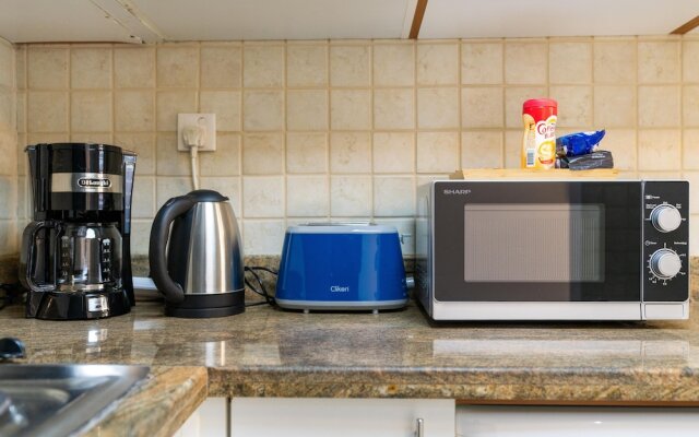 GLOBALSTAY. Marina Residences. Pool, Gym