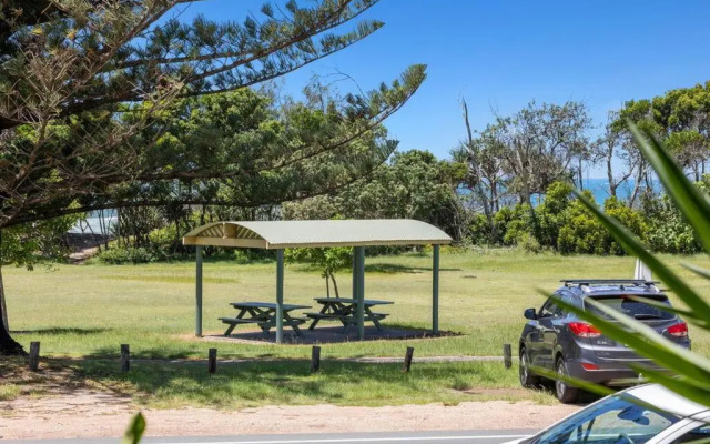 2Bed Beachfront Apartment - Holiday Management