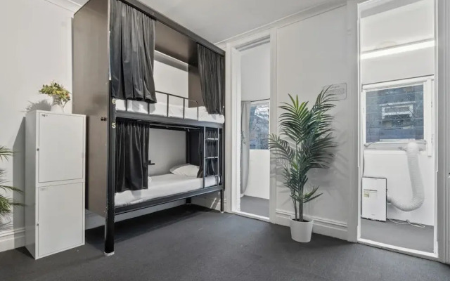 Azzurro Pod Hotel Potts Point