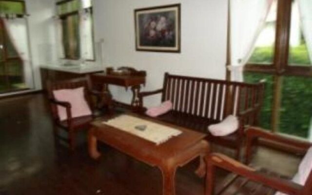 Nasta Inn Trawas