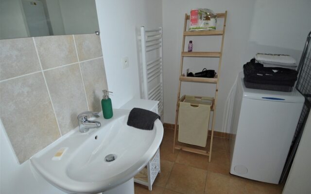 Appartement Lumineux avec Jardin Piscine