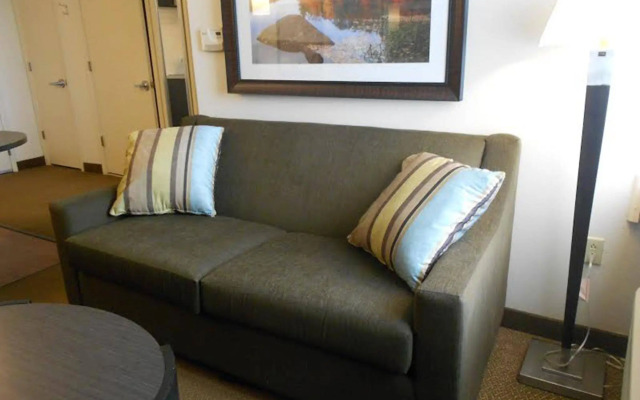 Sonesta Simply Suites Pittsburgh Airport