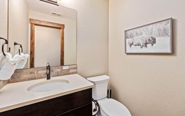 Spectacular Townhome Near Breweries and River District!