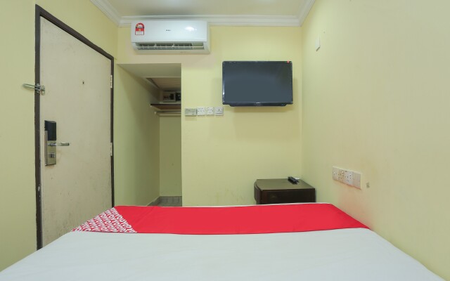 OYO Rooms Federal Cinema