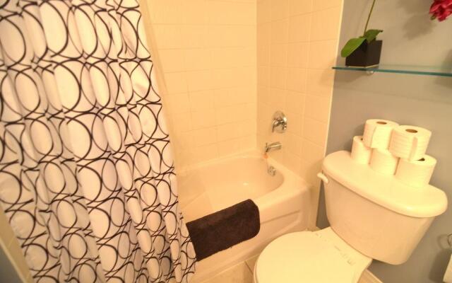 Toronto Escape - The Quartz Townhouse