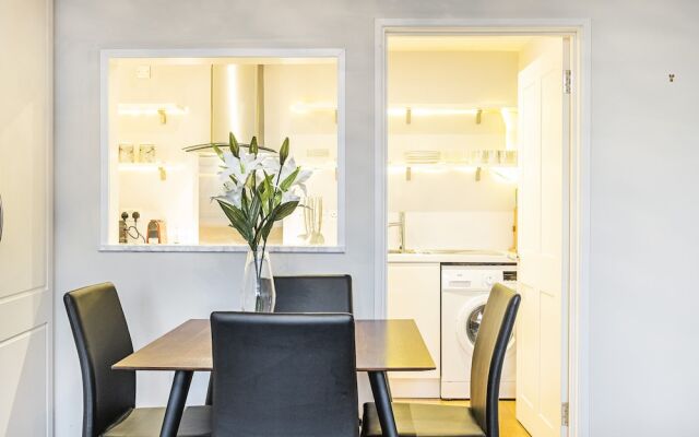 Bridgwalk Apartment by Flexystays