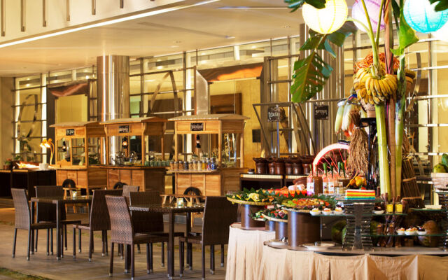 Santika Premiere Kota Harapan Indah