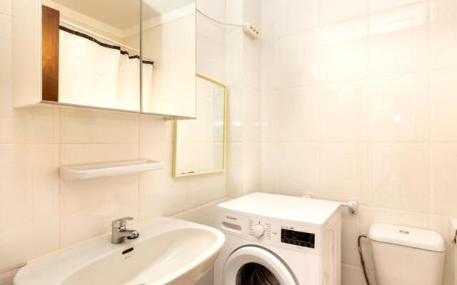 1015 Piso Gran Lago con 3 habitaciones y piscina