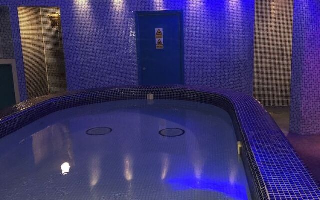 Large Apartment GLA Airport