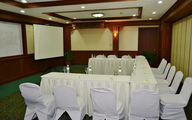 Days Hotel by Wyndham Batangas