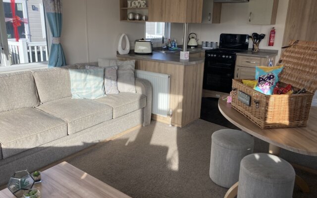 Luxury Pet Friendly Hot Tub Breaks at Tattershall