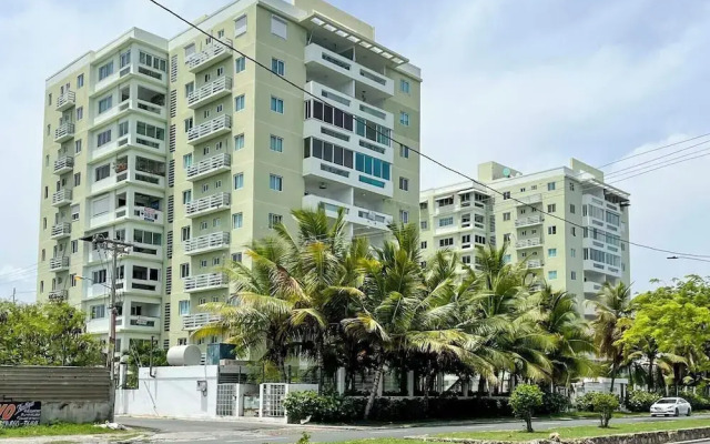 Oceanfront Condo in Ave. España Sleeps 8