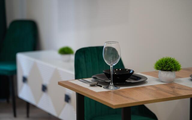 LetoApart (LetoApart) on Iskra street 66/9 building 1