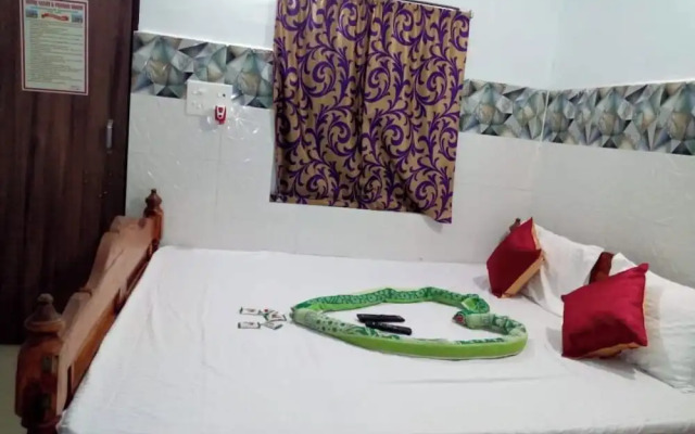 DhamStay Hotel Pranab Sadan Near Beach