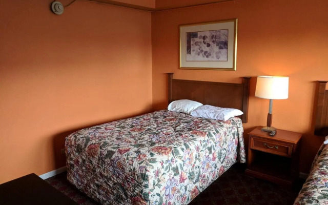 Skylark Motel