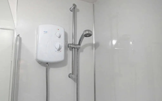 ☆Bright Apartment, Near University + City Centre☆