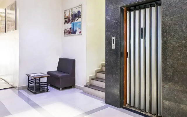 OYO 2453 Hotel Mangesh Plaza