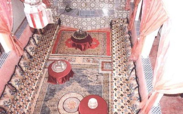 Well Center Riad Auberge Assounfou