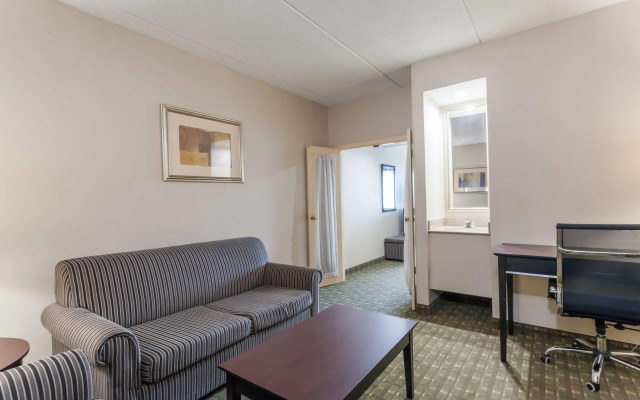 Ramada by Wyndham Newburgh/West Point