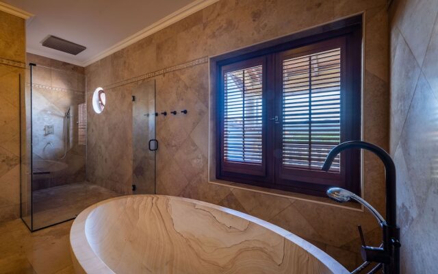 Cliff Villa