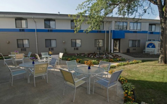 Americas Best Value Inn La Crosse