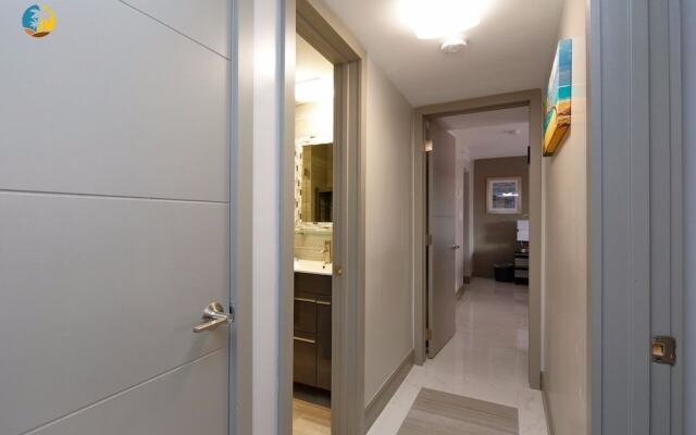 Alexander 519 3 Bedroom Apts by RedAwning