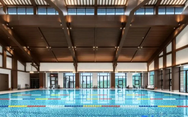 Yixing Yaohu Hotel – Pool – Wuxi