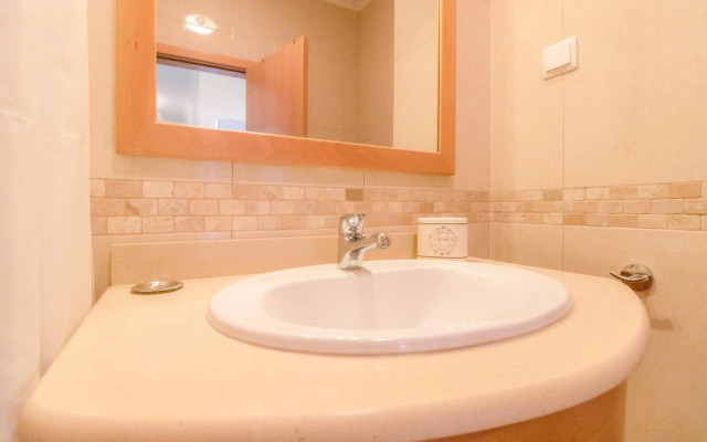 #004 Amazing T2 with seaview and pool 900m beach