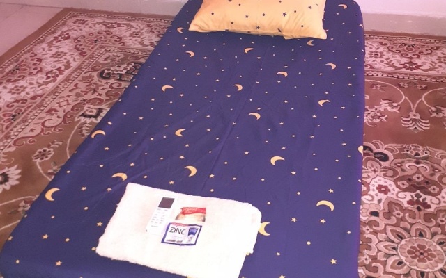 Almira Homestay near Airport - Hostel – Guest Rooms – Jambi