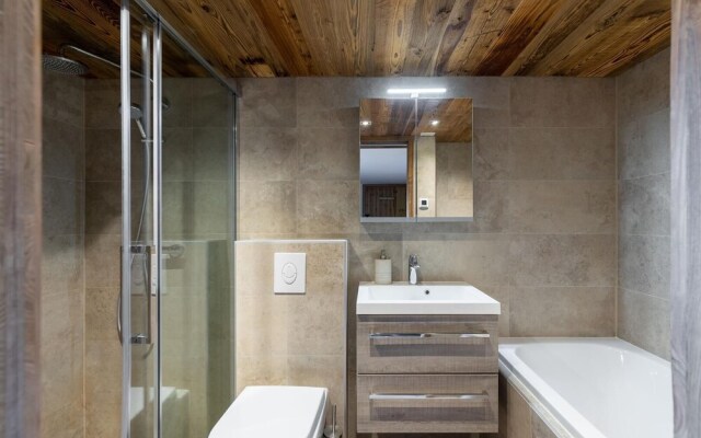 Chalet D'arbi Sauna Chalet Perfect for Families