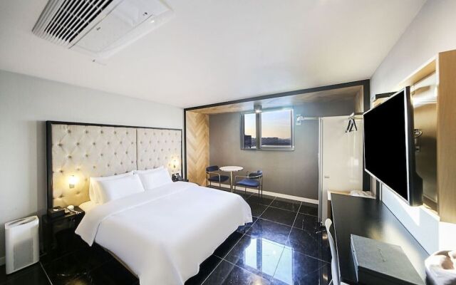 Hotel OU