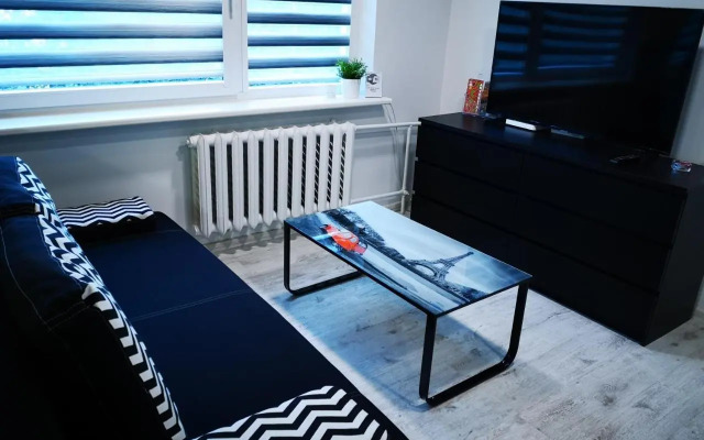 Black & White Studio