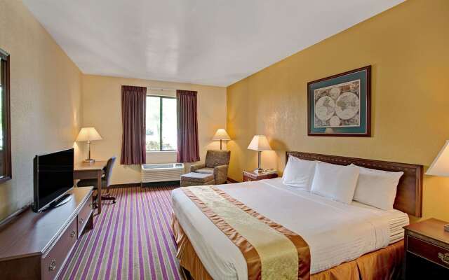 Days Inn & Suites by Wyndham Hickory