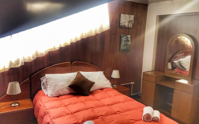 Del Niño Apartments