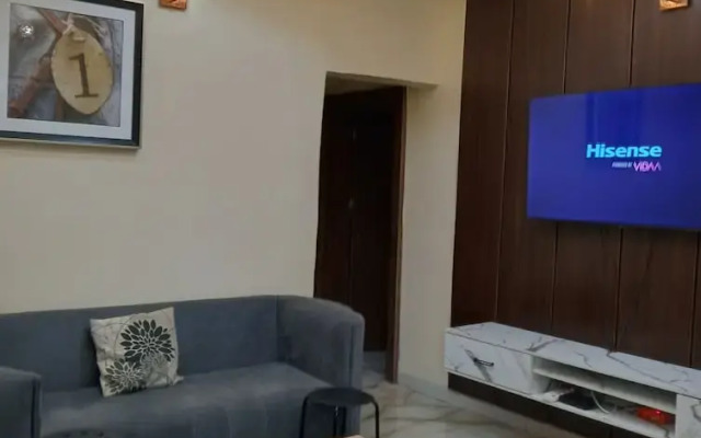 Pinefield Courts Apartmentl