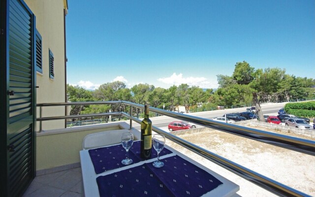 Beautiful Home in Makarska With Wifi and 2 Bedrooms